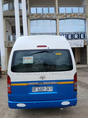 Toyota HiAce 2012
