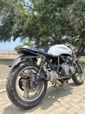 Honda CB 400 Motorcycle - 2002