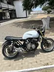 Honda CB 400 Motorcycle - 2002 - 4