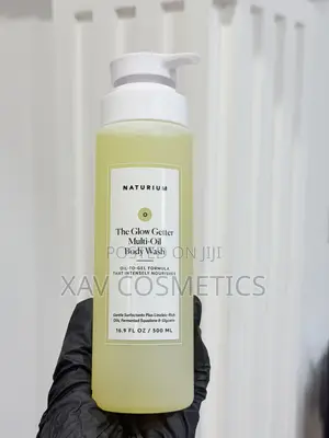 Naturium The Glow Getter Multi-Oil Body Wash