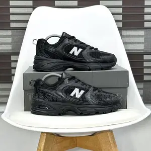 New Balance 530 All Black Sneakers