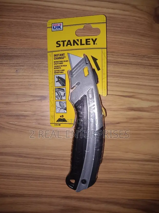 Stanley InstantChange Retractable Utility Knife - 1