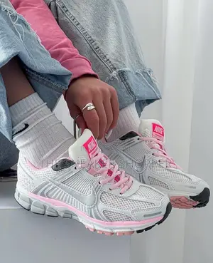 Nike Air Zoom Vomero Women's Sports Shoes