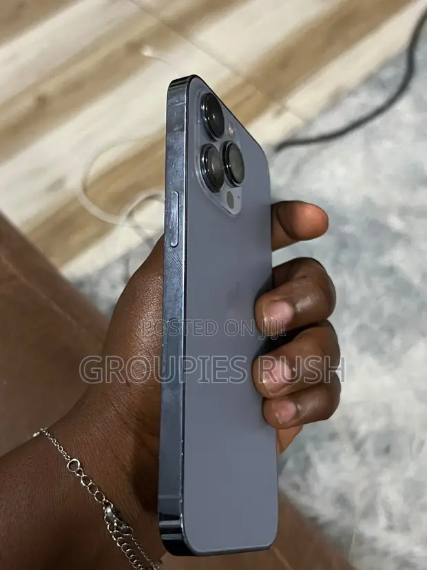 Apple iPhone 13 Pro 128GB Blue - 1