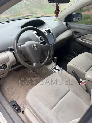 Toyota Belta 2010