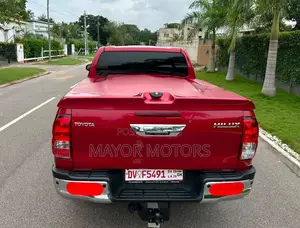 Toyota Hilux Revo Double Cab Diesel 2.8 RWD 2017 Red