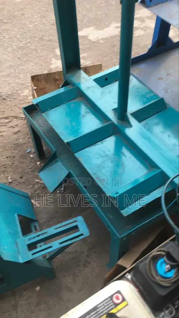 Cassava Grater Mill & Manual Screw Press - 1