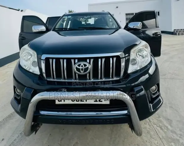 Toyota Land Cruiser Prado 2012 Black - 1