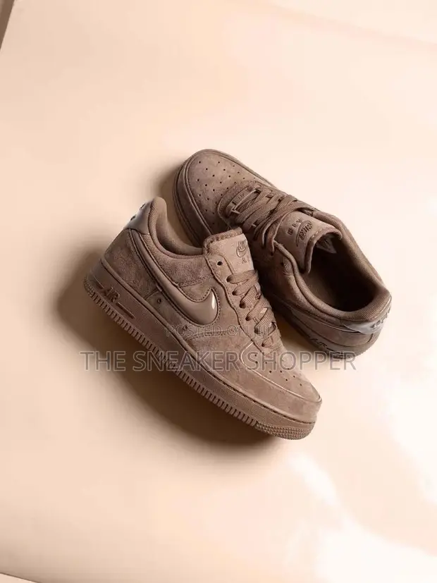 Nike Air Force 1 '07 LV8 Suede Brown - 1