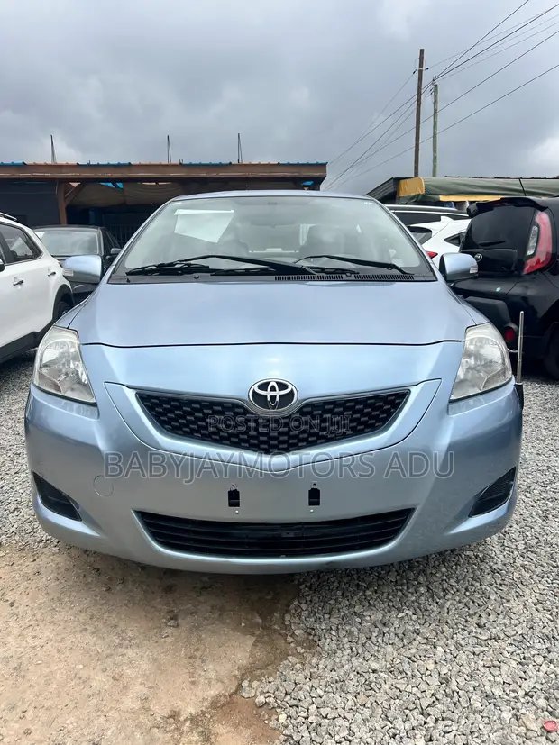 Toyota Belta 2010 Blue - 1