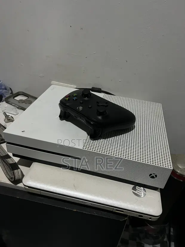 Xbox One S with 21 Games - 1