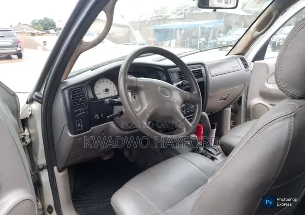 Toyota Tacoma 2005 Silver - 1