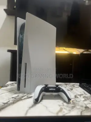 PS5 Standard Edition - Very Neat