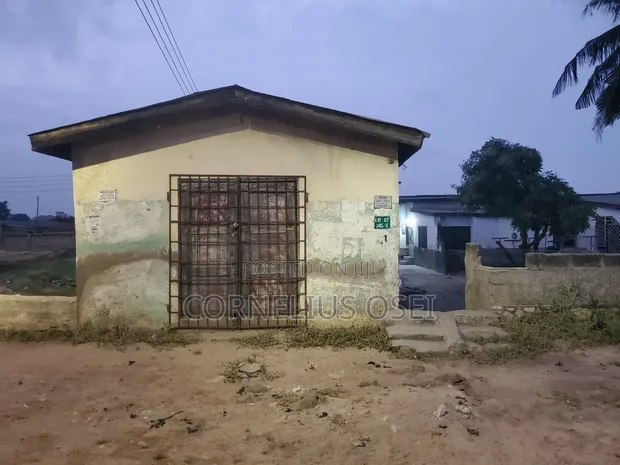 6-Bedroom House for Sale in Awutu Senya East Municipal - 1