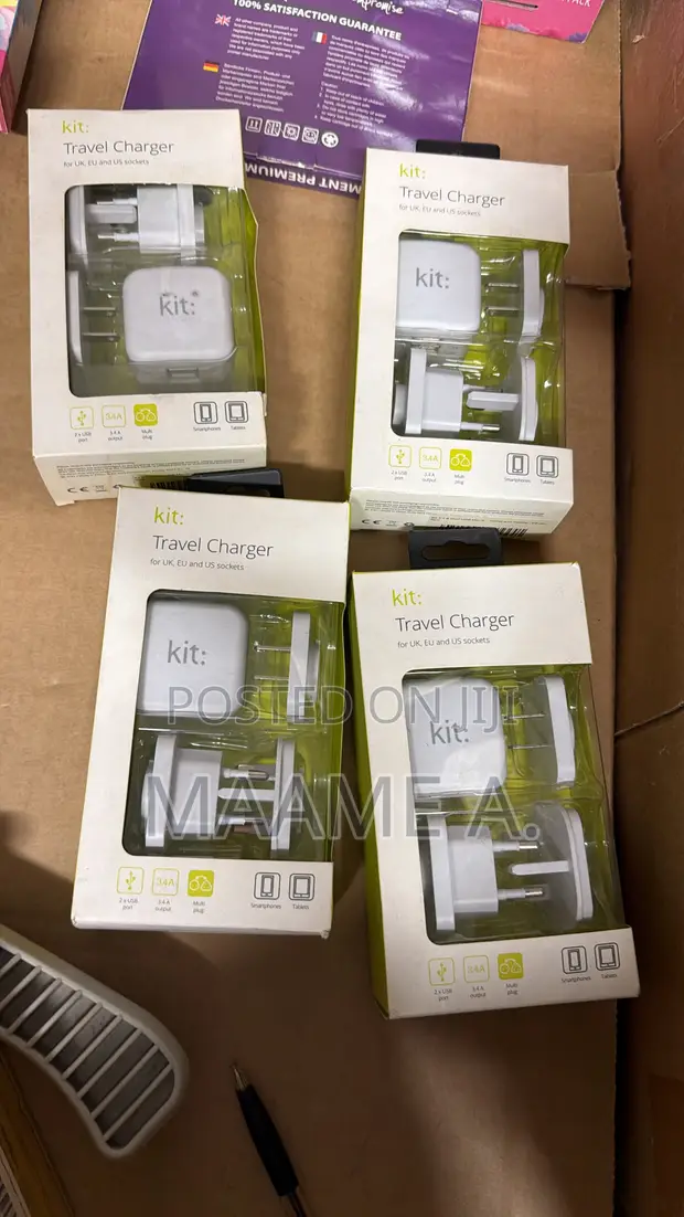 Kit Travel Charger with UK, EU, US Sockets - 1