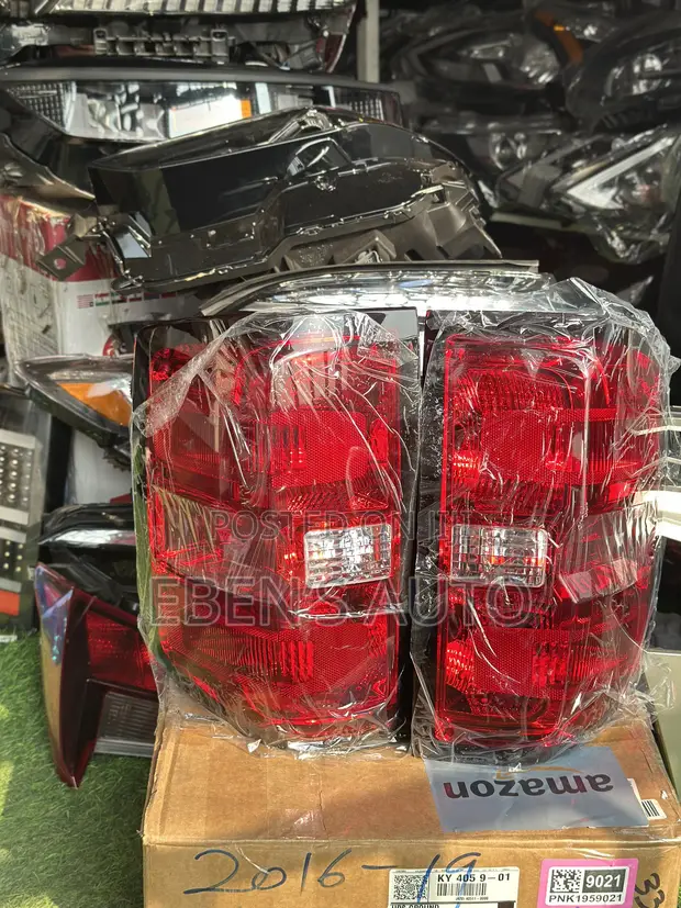Chevrolet Silverado 2016-2020 Taillights - 1