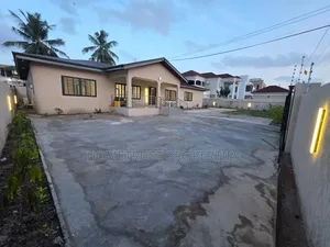 5 Bedroom House for Rent in Tse Addo