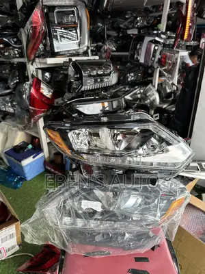 Nissan Rogue 2016 Headlights (Set)