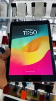 Apple iPad 9.7 32GB Gray (6th Gen) - 2