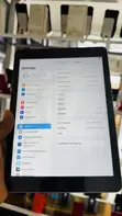 Apple iPad 9.7 32GB Gray (6th Gen) - 4