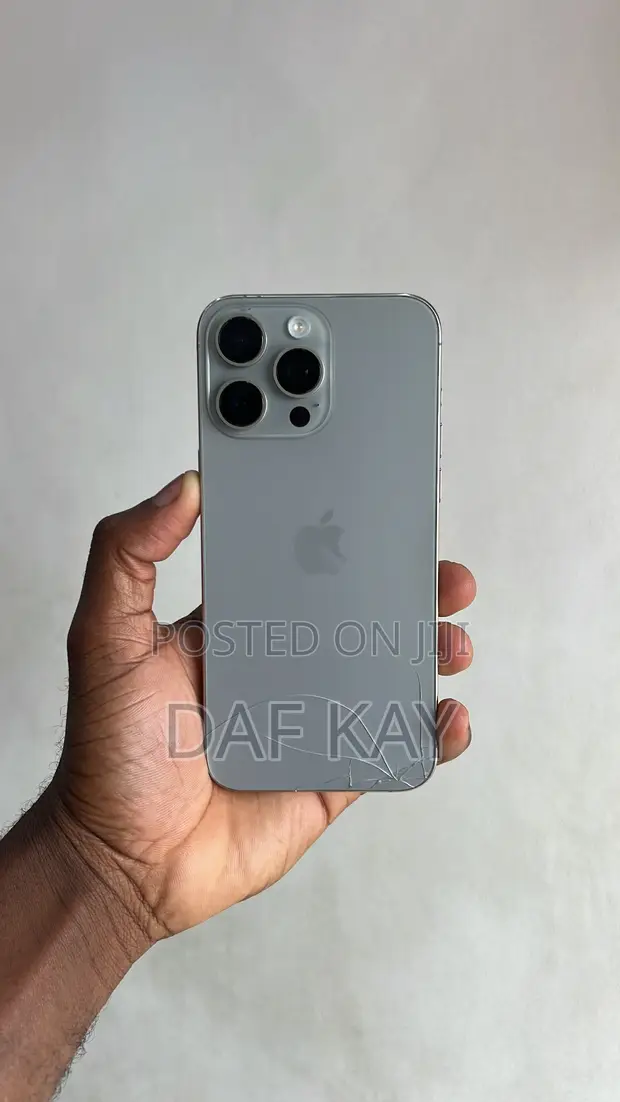 Apple iPhone 15 Pro Max 512GB Gray - 1