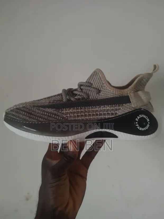 Fashion Yeezy Sneakers - 1