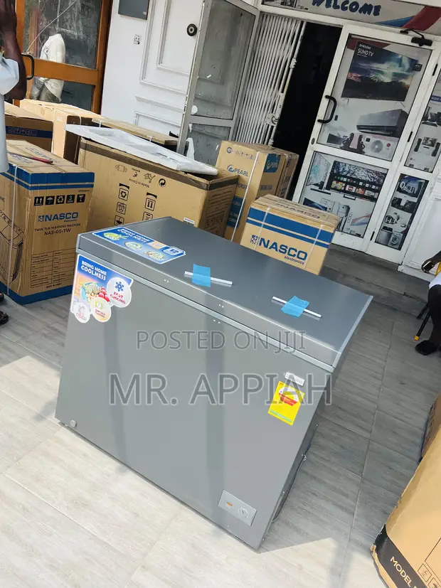 Extremely Affordable Nasco NAS300FL Single Door Chest Freezer - 1