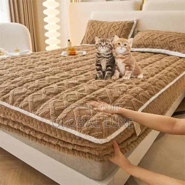 Luxury Fitted Bedsheets - Soft & Comfortable - 1