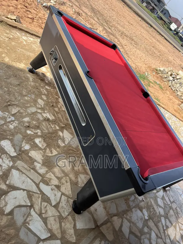 Smoker Classic Marble Table - 1