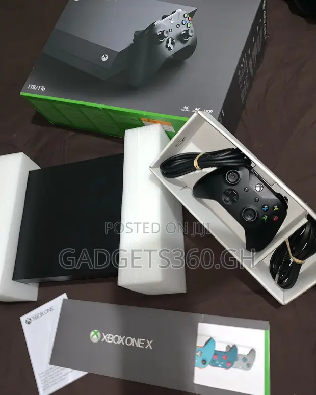 Microsoft Xbox One X (1TB) - 1