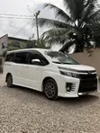 Toyota Voxy ZS Kirameki 8-Seater 2015 White - 4