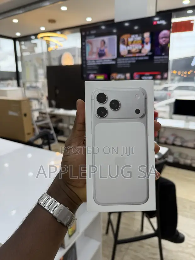 New Apple iPhone 17 Pro Max 256GB Silver - 1