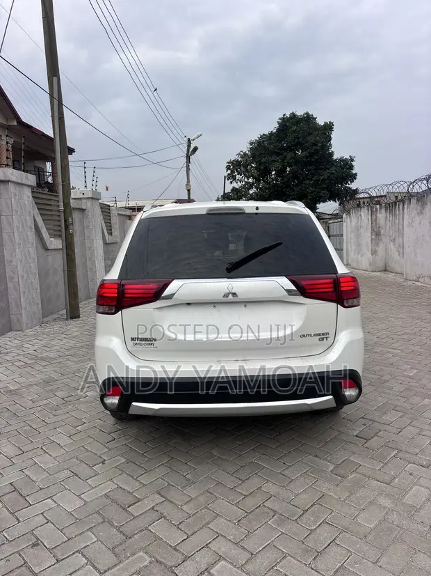 Mitsubishi Outlander 2016 White - 1