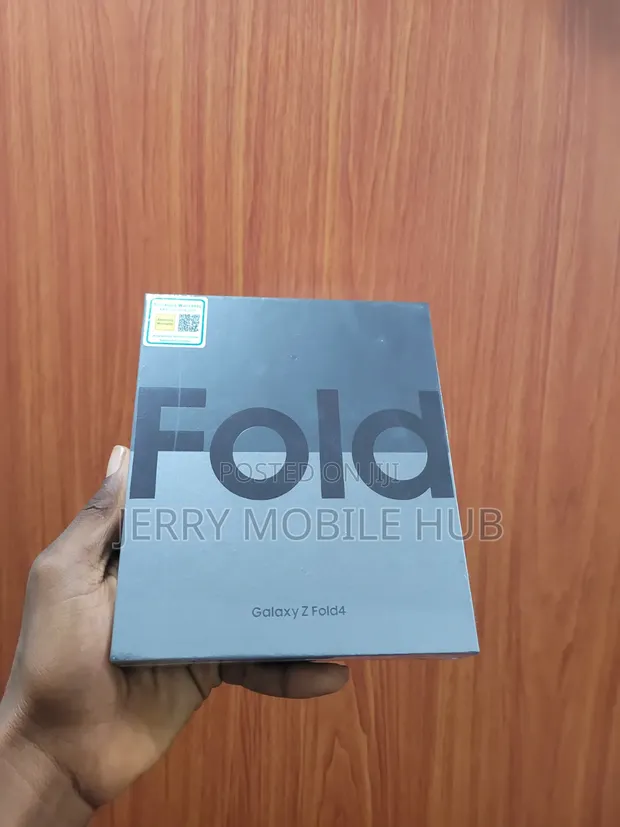 New Samsung Galaxy Z Fold4 256GB Green - 1
