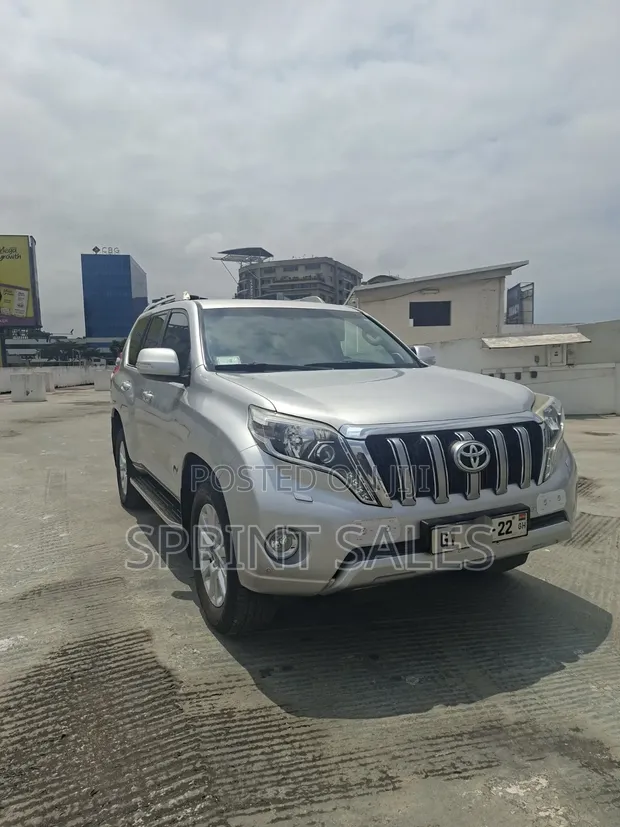 Toyota Land Cruiser Prado 2014 Silver - 1