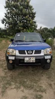 Nissan Hardbody 2013 Blue - 1