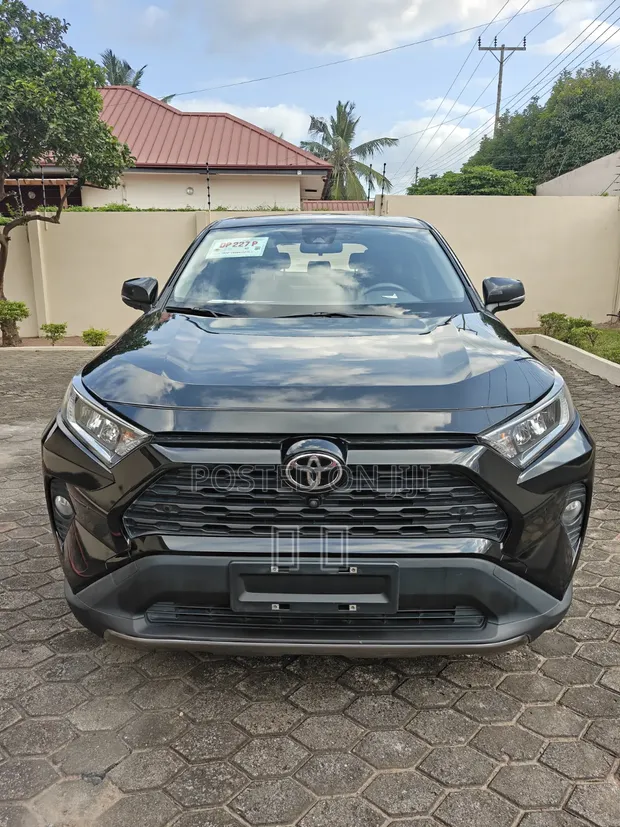 2023 Toyota RAV4 XLE FWD Black - 1