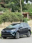 Toyota RAV4 XLE 2018 Black - 3