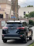 Toyota RAV4 XLE 2018 Black - 4