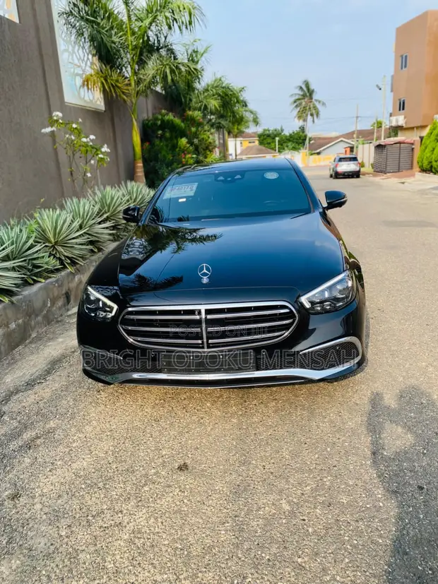 Mercedes-Benz E300e 2021 Black - 1