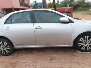 Toyota Corolla 2013 Silver LE