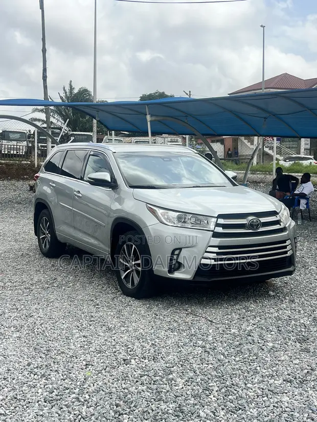 2018 Toyota Highlander XLE 4x4 V6 SUV - 1