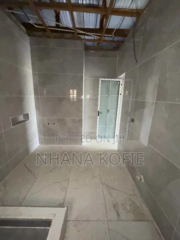 5 Bedroom House for Sale in East Legon - 1