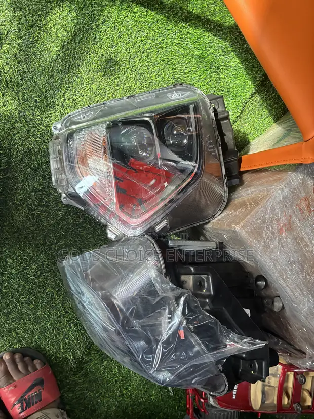 Hyundai Santa Fe Headlights (2019-2021) - Brand New - 1