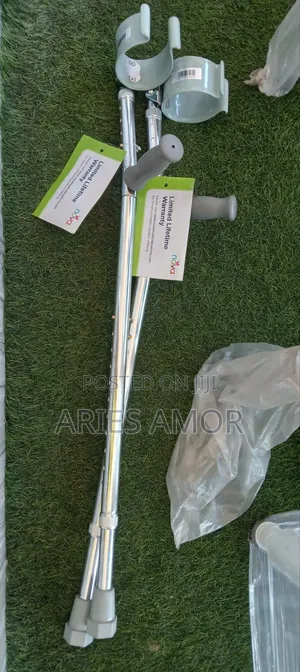 Novo Type Forearm Crutches
