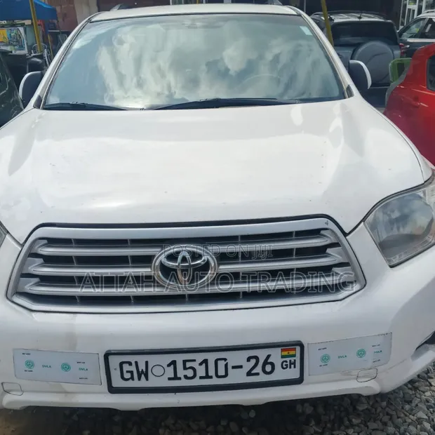 Toyota Highlander 2010 White - 1