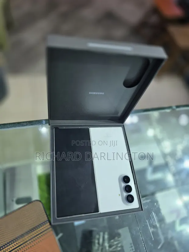 New Samsung Galaxy Z Fold8 Ultra 256GB Green - 1