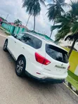 Nissan Pathfinder SV Limited 2017 White - 4