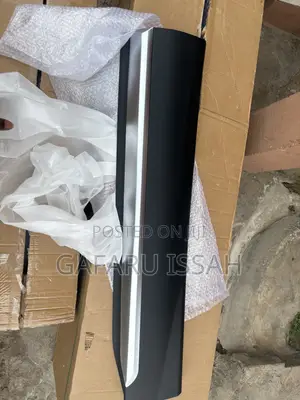 Hyundai Santa Fe 2019-2023 Front Right Door Moulding