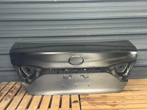Toyota Camry Boot (2015-2016) - 1
